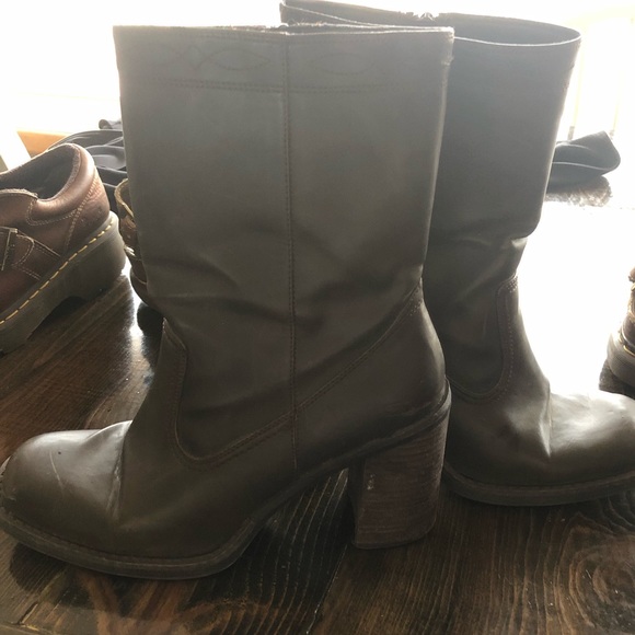 Sketchers Heeled Boots - Picture 1 of 4